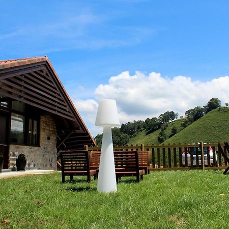 Finca La Caseria Apartamentos Cangas de Onis Exterior photo